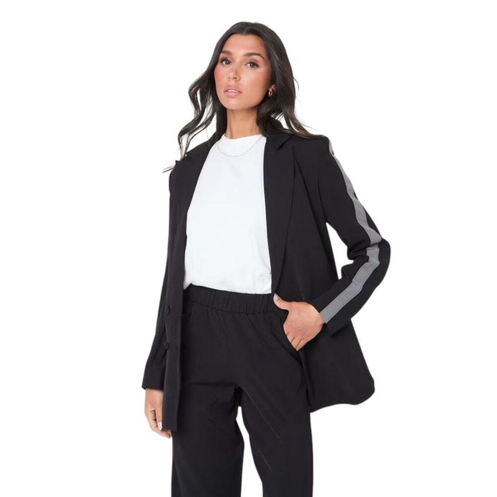I Saw It First Womens/Ladies Striped Woven Relaxed Fit Blazer / Black